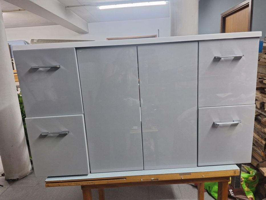 Móvel de casa de banho novo