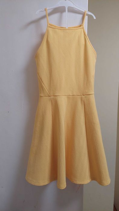 Жіноче жовте  плаття