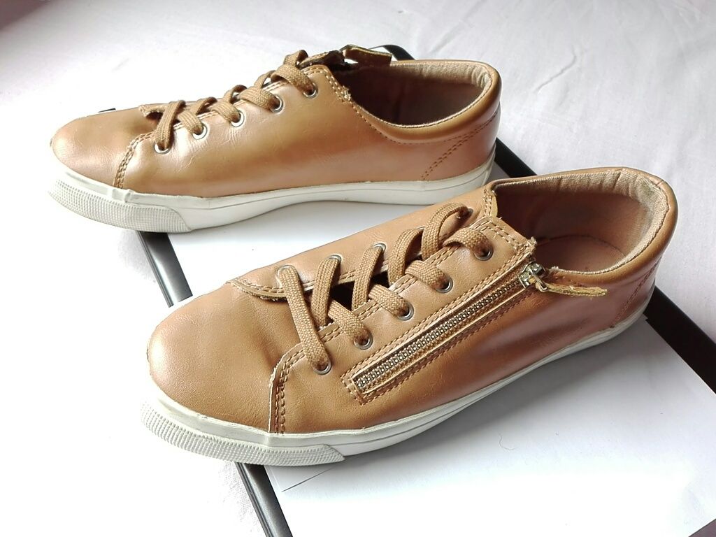 Sapatilhas de mulher Stradivarius n°39 SP 602