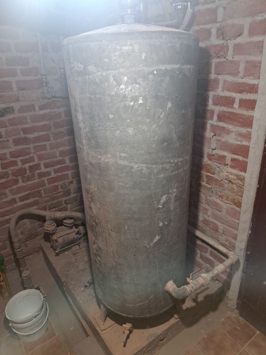 Hydrofor 200l wraz z silnikiem i osprzętem