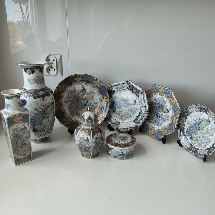 Zestaw wazonów przedmiotów i talerzy ozdobnych, made in Japan,