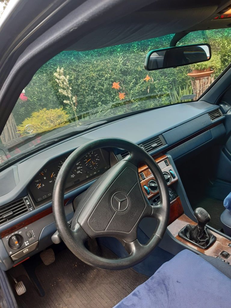 Sprzedam Mercedes 124 E