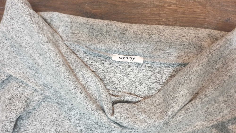 088 sukienka r 36 S szara cieplejsza z golfem dopasowana