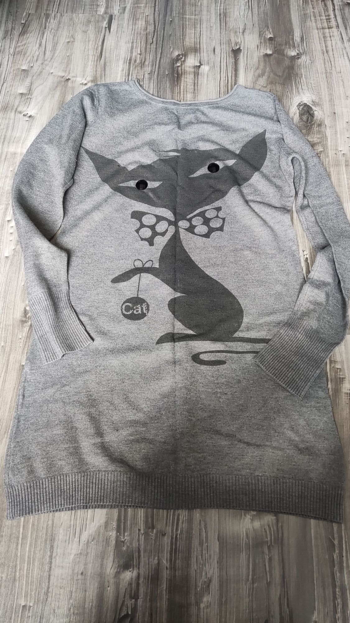 Sweter z kotkiem