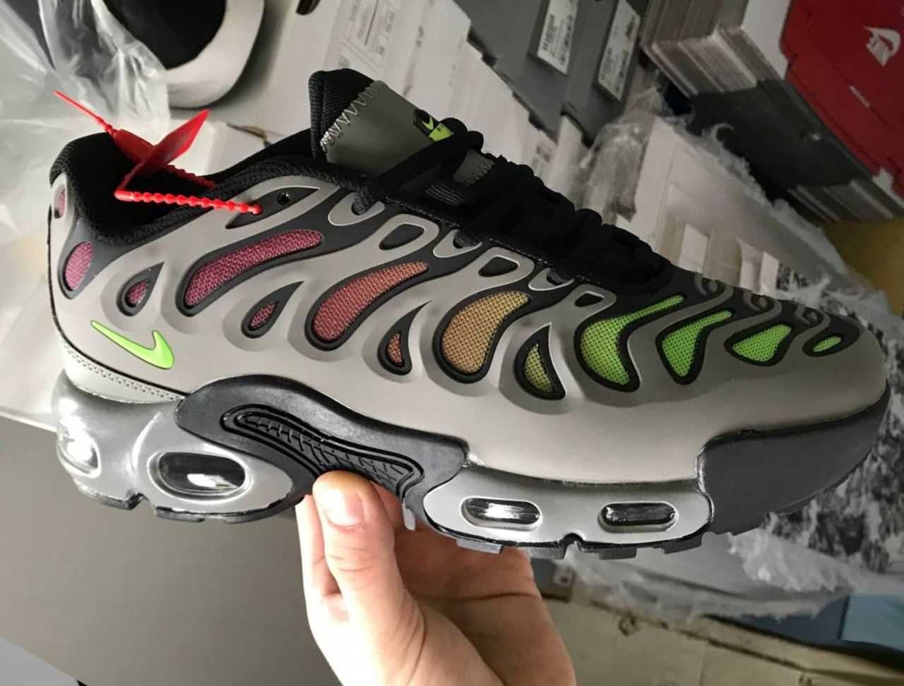 Мужские кроссовки Nike Air Max TN Plus Drift найк аир макс тн дрифт