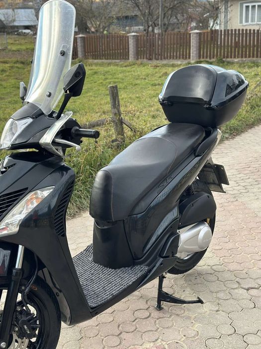 Скутер honda sh150