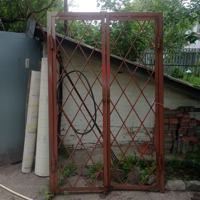 Продам металеві ворота-калітка