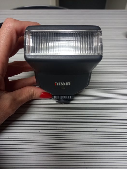 Flash nissin 20 B