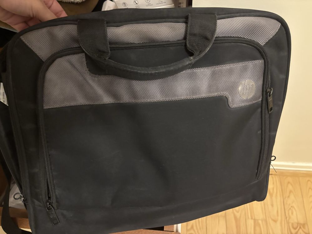 Pack 2 Portáteis Toshiba + malas + ratos - 45€