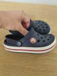 Crocs klapki basenowe, roz. C8-C9, granatowe 
Stan dobry, na codzień.