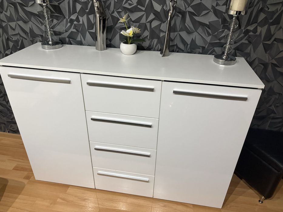 Komoda biały połysk podwietlana