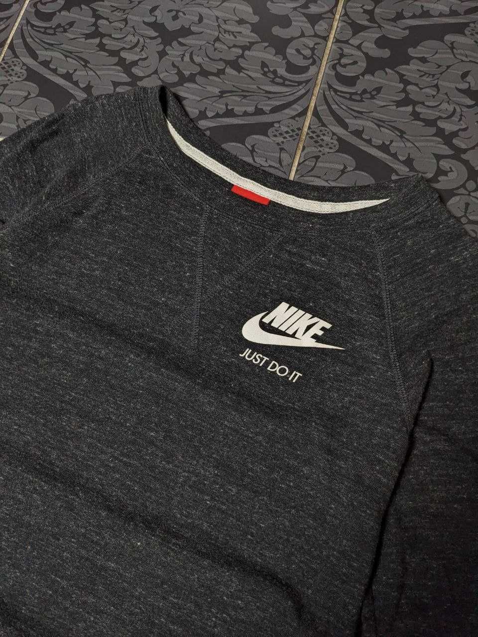 Свитшот Лонгслив Nike