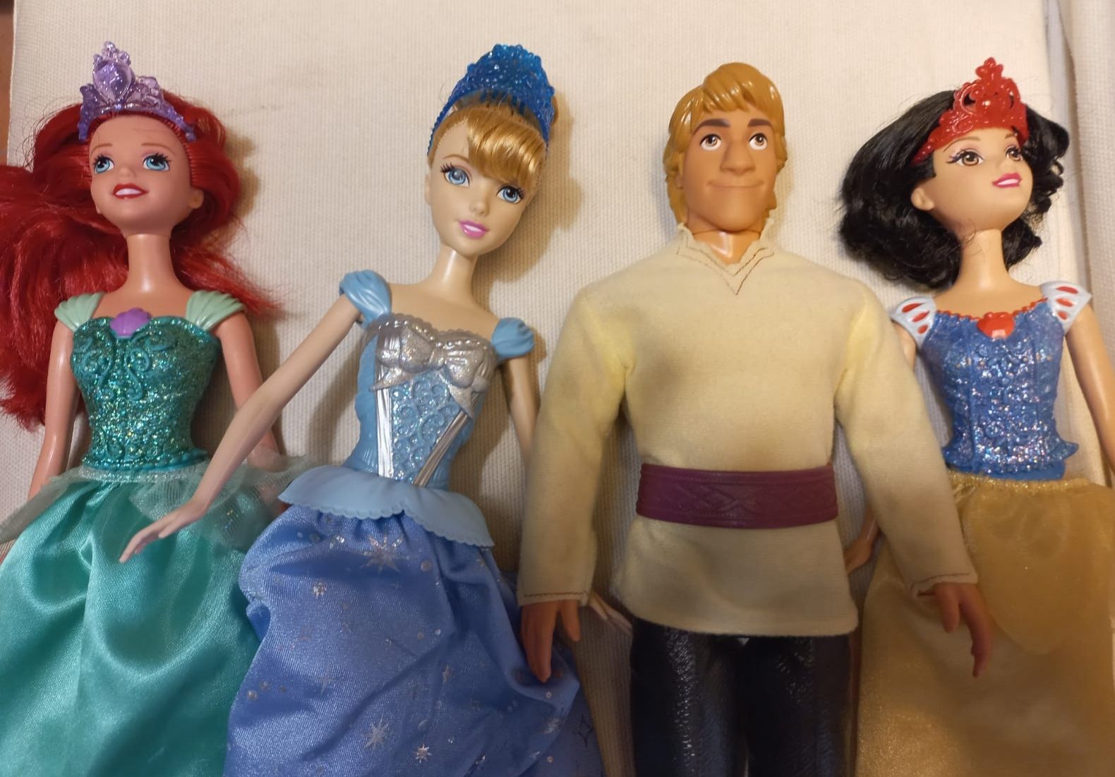 Bonecos Disney - Kristoff - Cinderela - Branca de Neve - Ariel