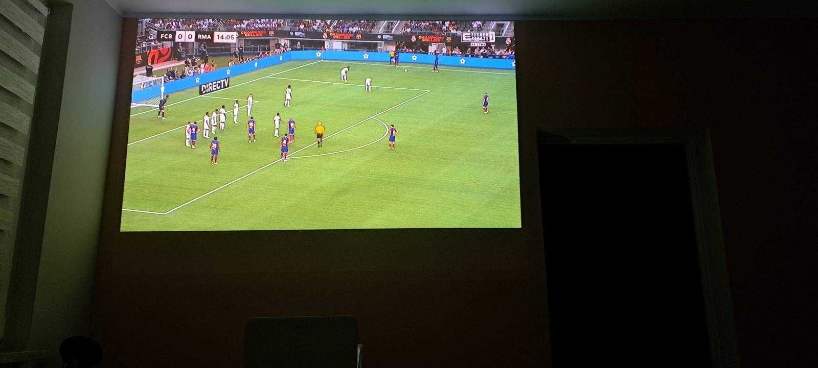 Projektor ultrakrótkoogniskowy SMART UF70 3000 ANSI HDMI - obraz 130"