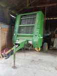 Prasa rolująca John Deere 550