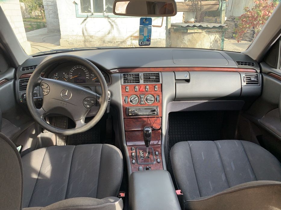 Mercedes E220 CDI W210