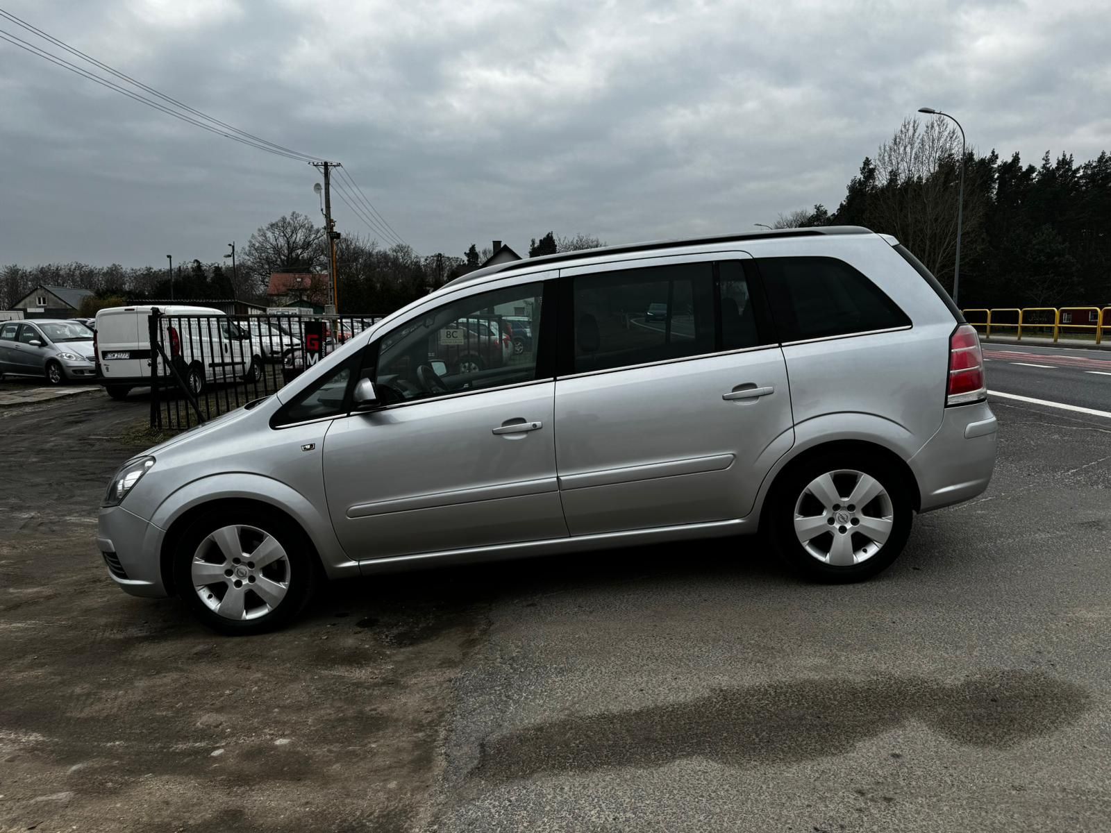 Opel Zafira 1.6  benzyna, 2005 rok ZADBANA!! 7io osobowa! Zarejestrowa