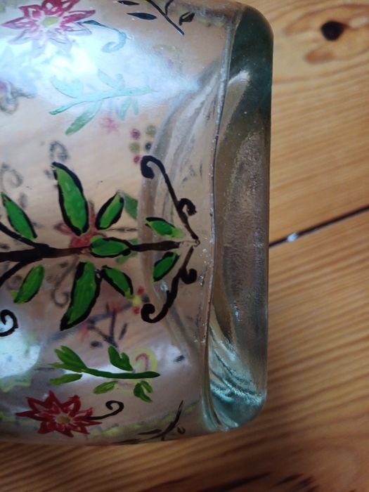 Garrafa de vidro antiga pintada à mão