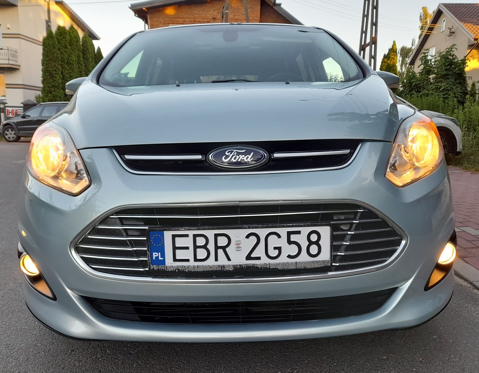 Ford C-max hybryda-benz z panoramicznym dachem 2013r.