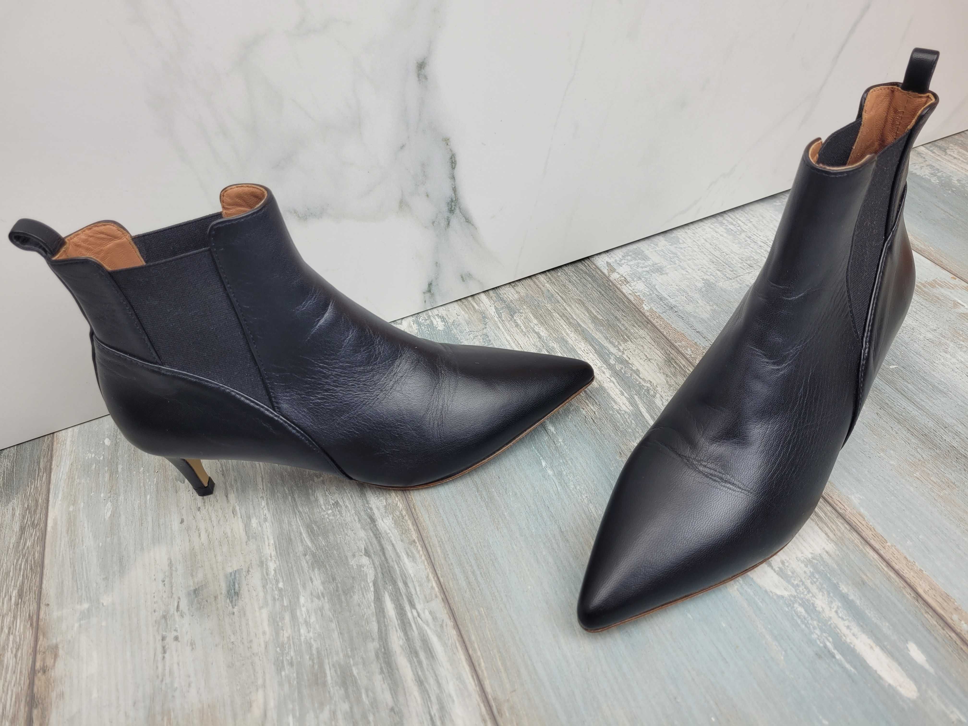 BY MALENE BIRGER Kitten Heel Ankle Boots skóra naturalna modne botki