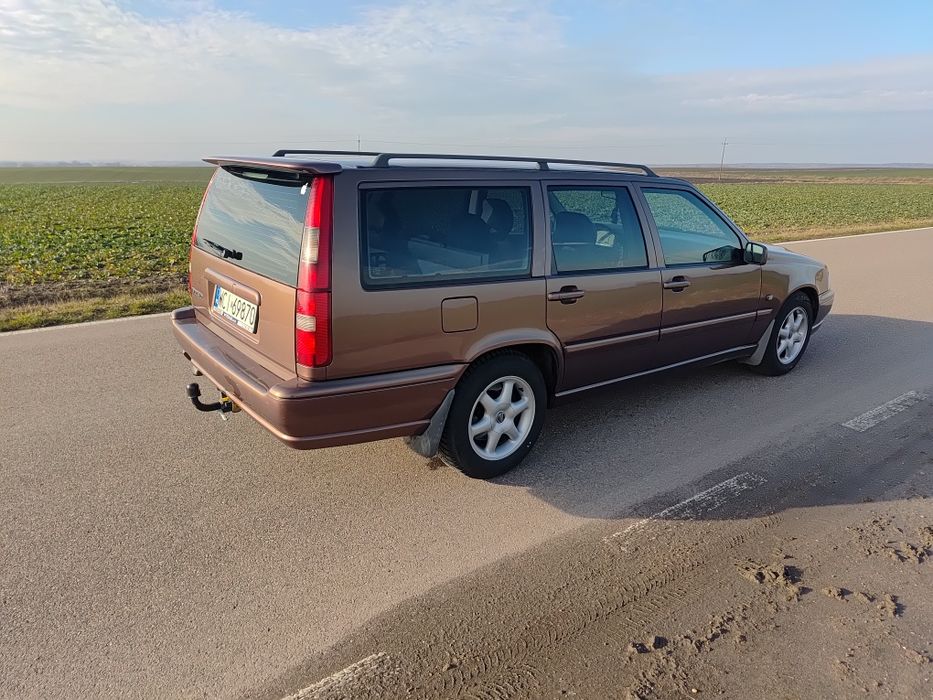 Volvo v 70 2.5 tdi rezerwacja