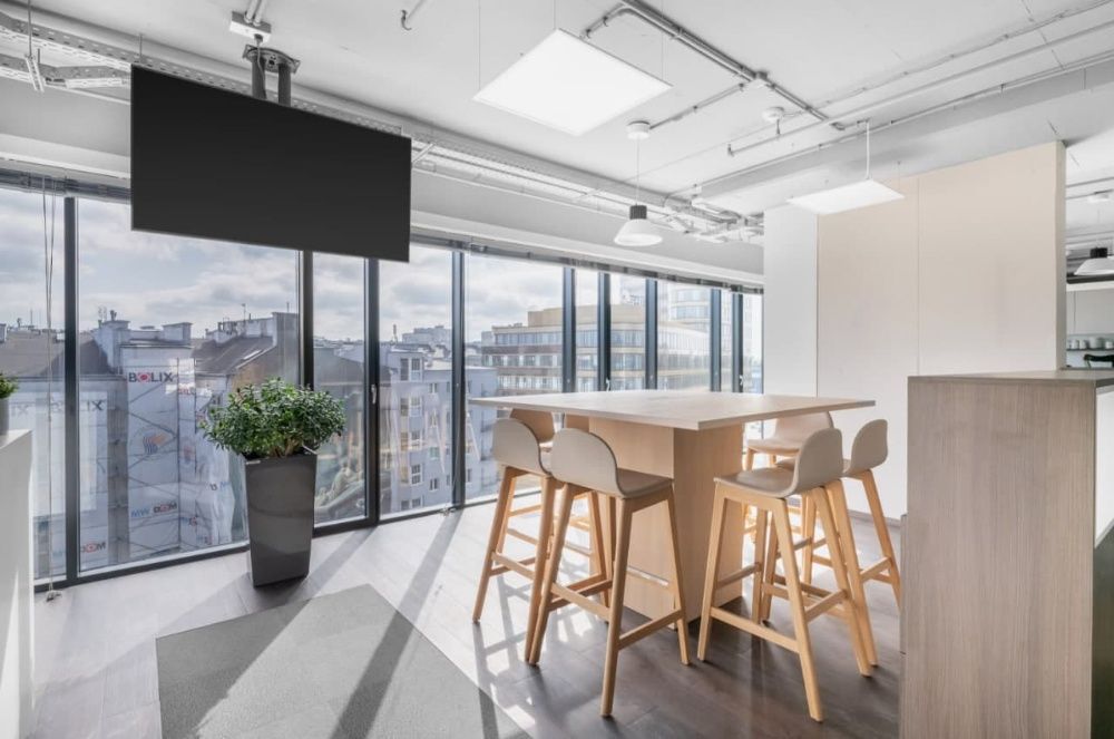 Wynajem biura w Warszawie:Prywatna 1-2 osobowa w Regus Polna Corner