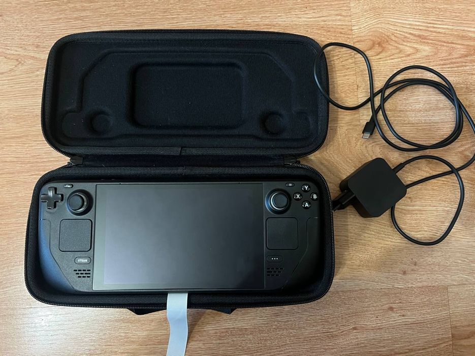 Steam Deck 512GB LCD — идеальное состояние, полный комплект