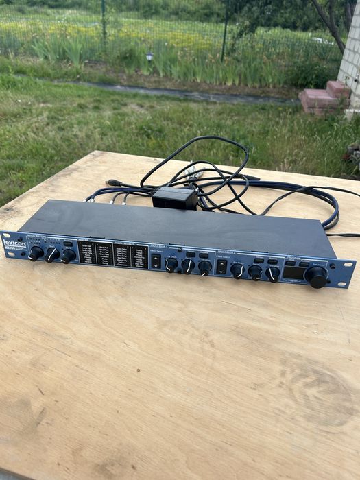 Мікрофонний передпідсилювач/процесор ефектів Lexicon MX200