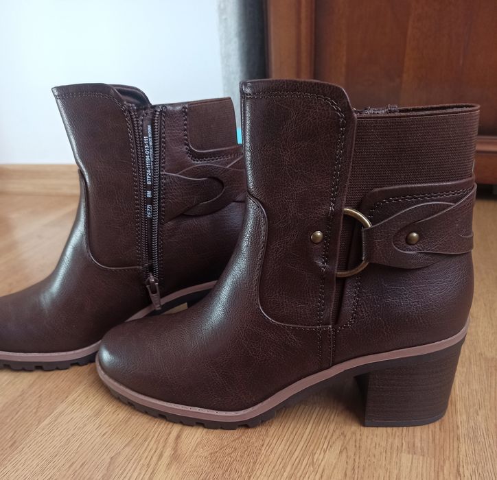 Стильні напівчоботи, 38 розмір, коричневі на блискавці, нові