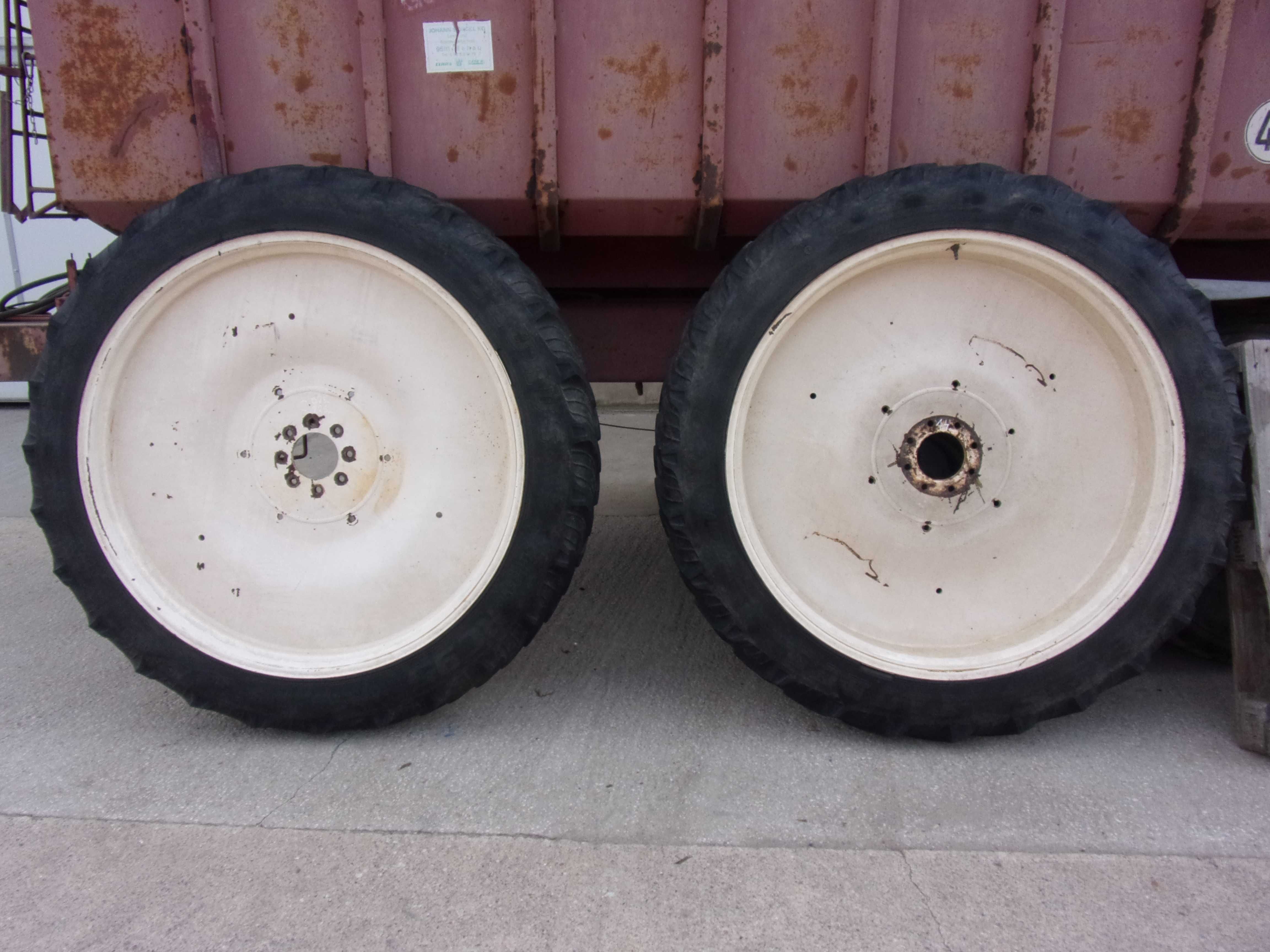Koła wąskie międzyrzędzi 11,2 x 48 Renault New Holland Case Steyr