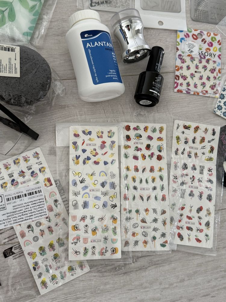 Wszystko do manicure nowe