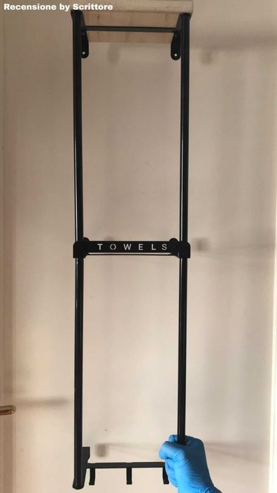 Półka łazienkowa na ręczniki wiszący nowoczesny z haczykami półką