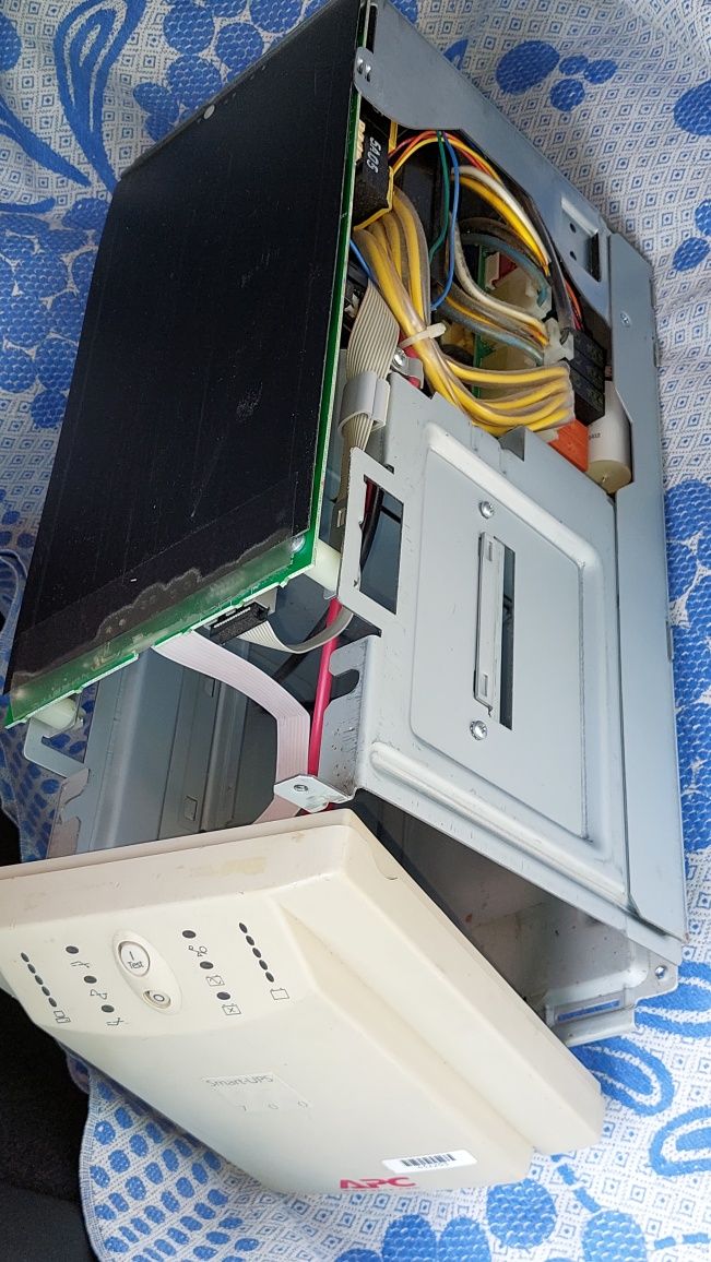 SMART UPS 700, ДБЖ з 230 до 110/120В, бесперебійне живлення + інвертор