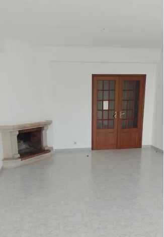 Moradia T4 com piscina - Arrendamento