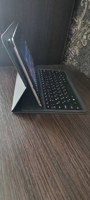 Планшет з клавіатурою Lenovo IdeaPad Miix 10 20284