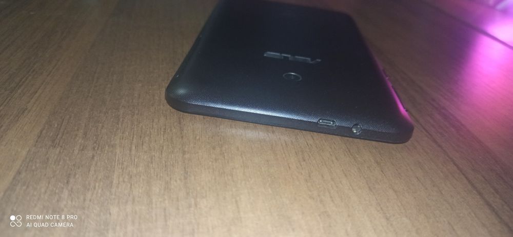 Планшет ASUS 7" MeMo Pad під 2 сім-карти