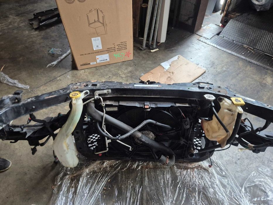 DODGE DURANGO 5.7 HEMI pas przedni wzmocnienie czołowe chłodnice