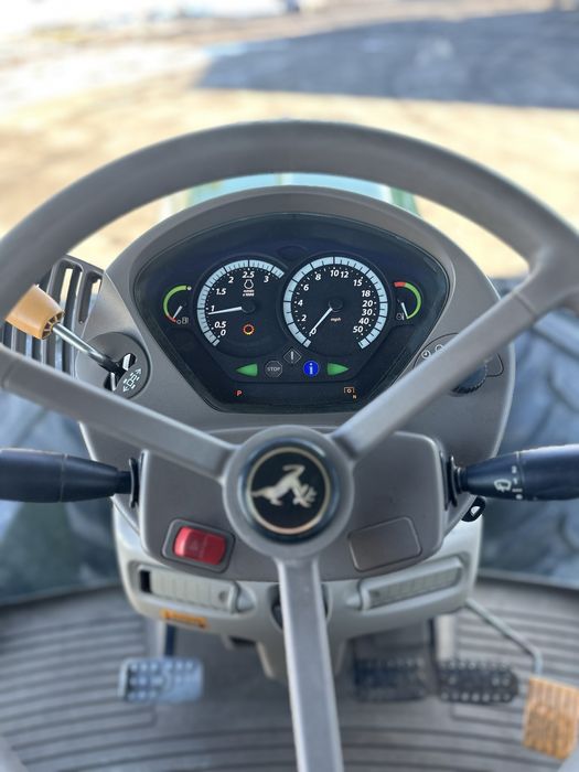 Трактор John Deere 7530