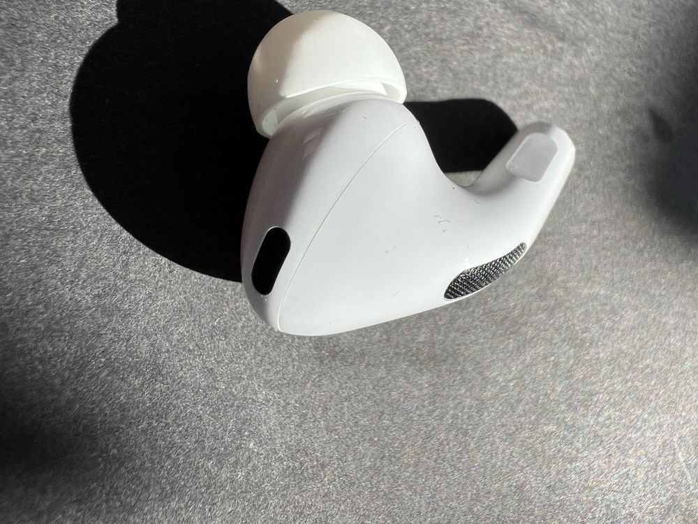 Правий навушник AirPods Pro 2, A3048