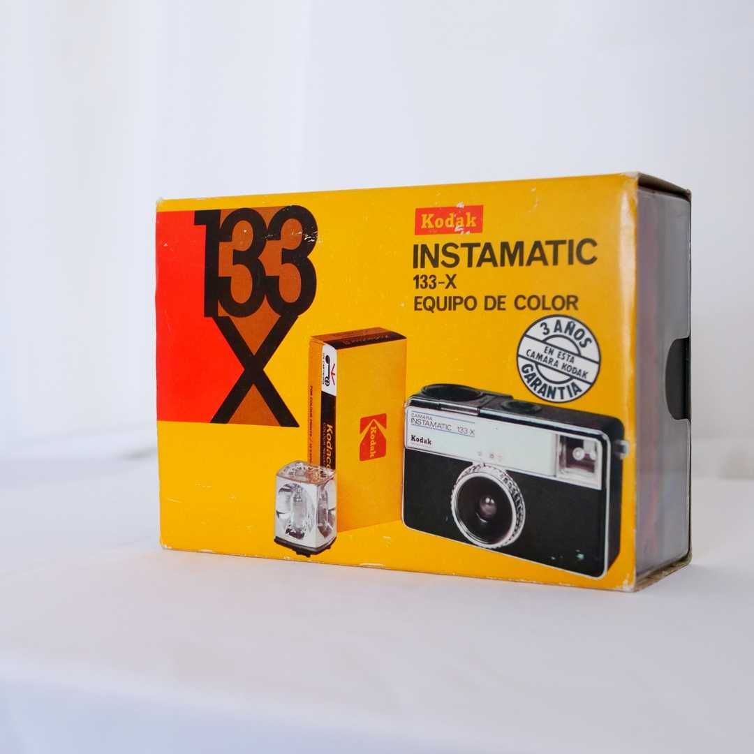 Pack Kodak Instamatic 133-X (caixa original, rolo e acessórios)