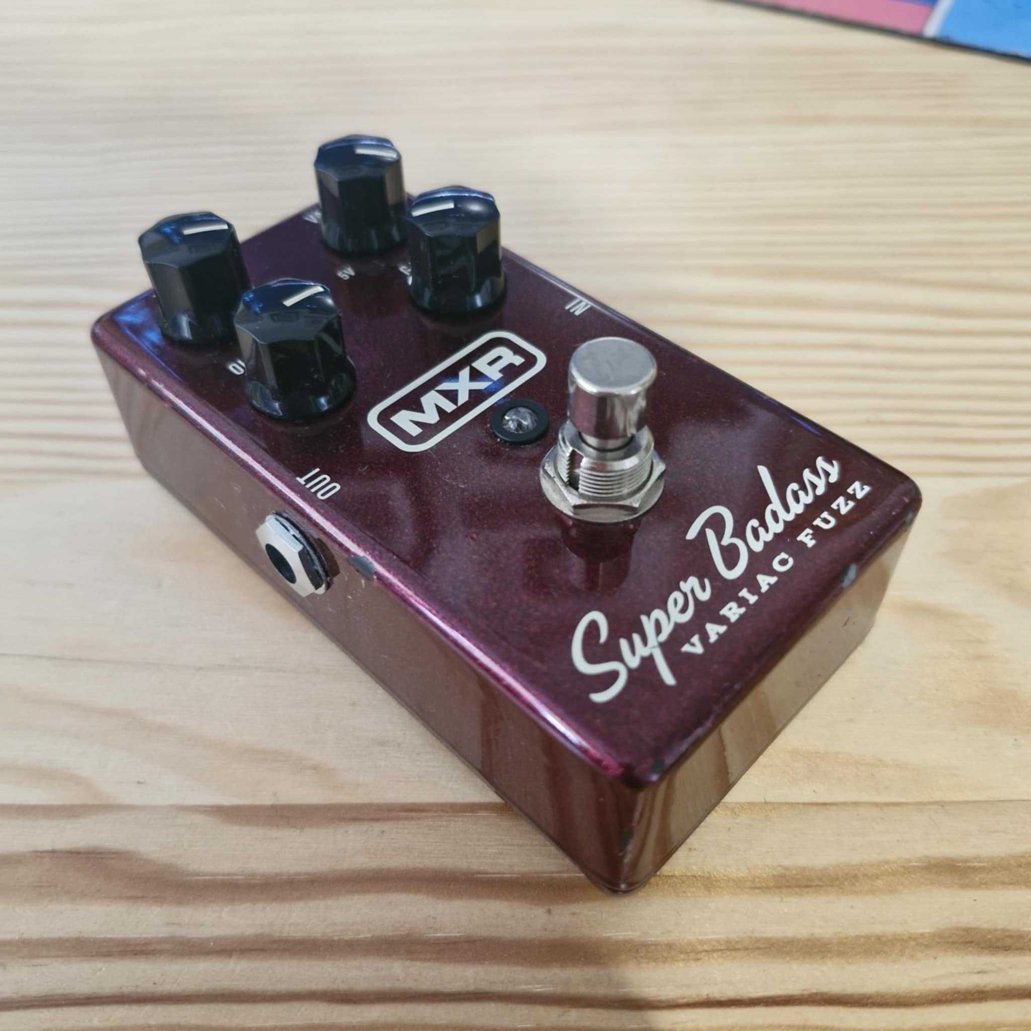 MXR M 236 Super Badass Variac Fuzz efekt gitarowy