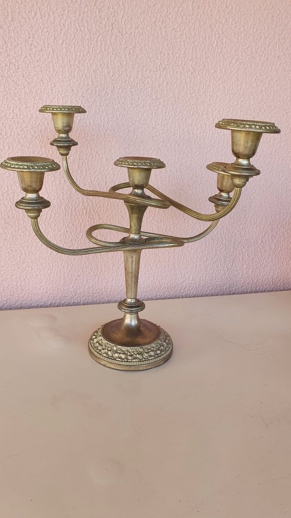 Candelabro em casquinha prateado