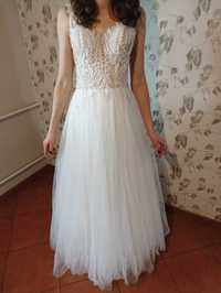 Piękna suknia ślubna, rozmiar S/XS
