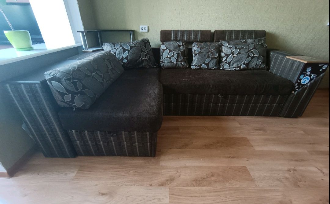 Продам диван -куточок