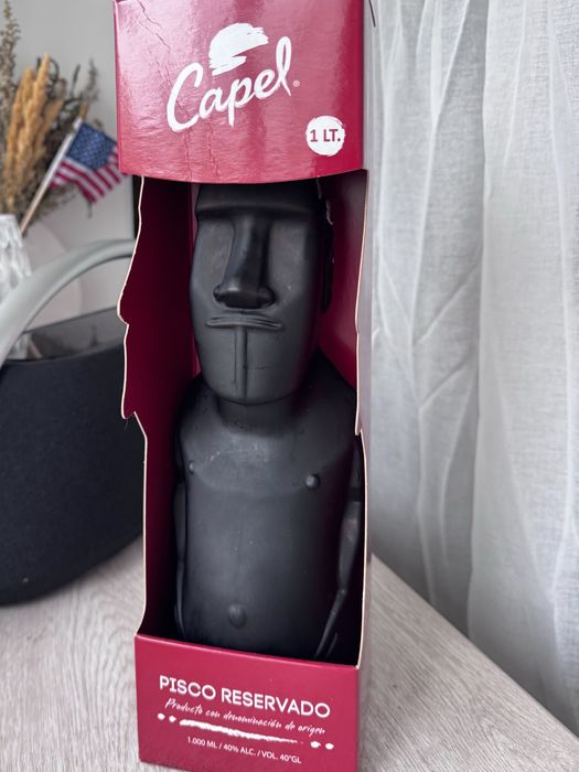 Сувенирная бутылка Capel Pisco 1л Чили
