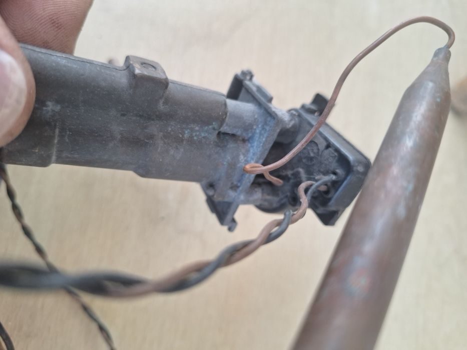 Zawór gazowy pieca truma z iskrownikiem elektrycznym