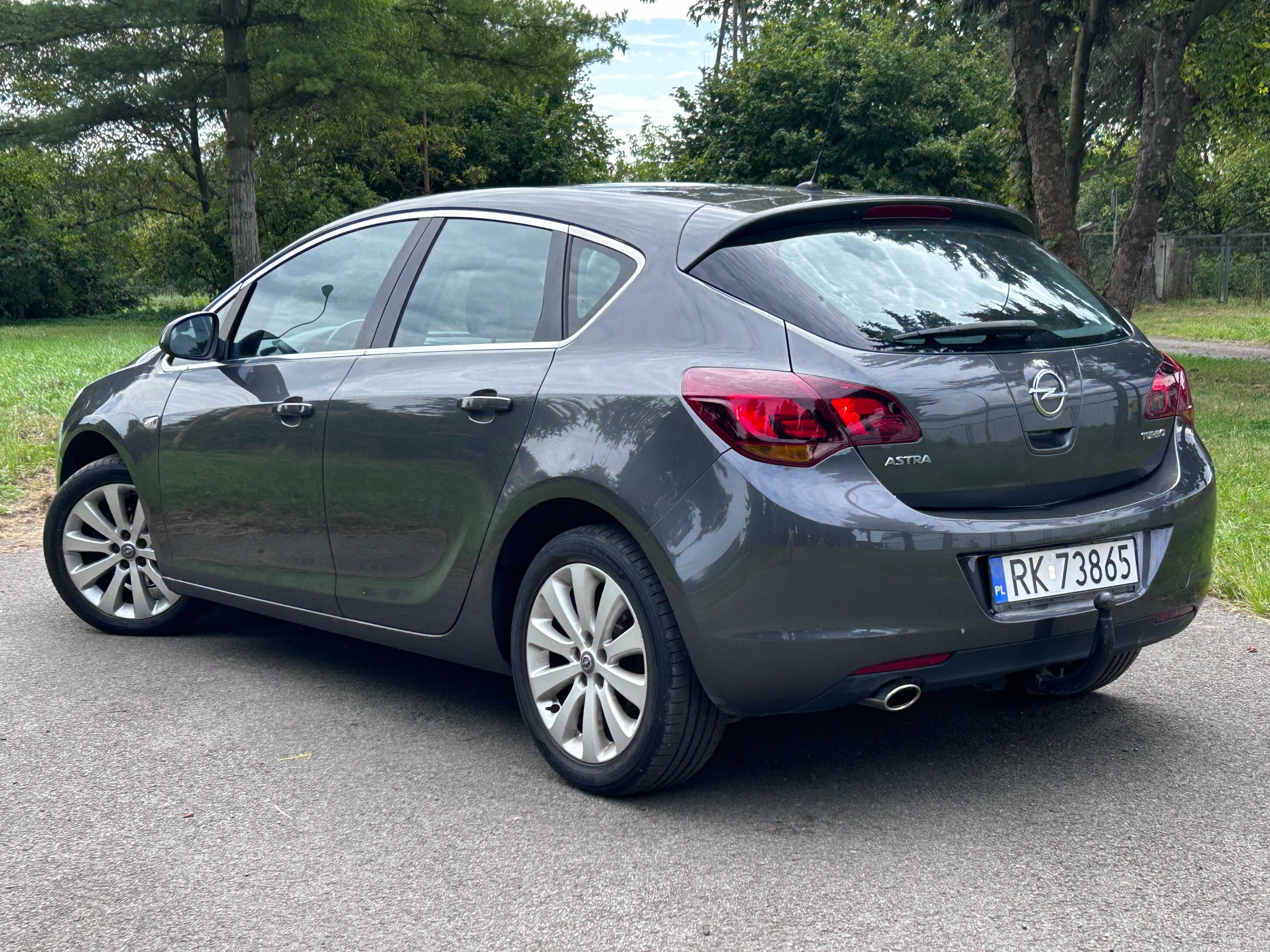 Opel Astra J*Cosmo*Climatronic*Tempomat*Benzyna*Hak*
