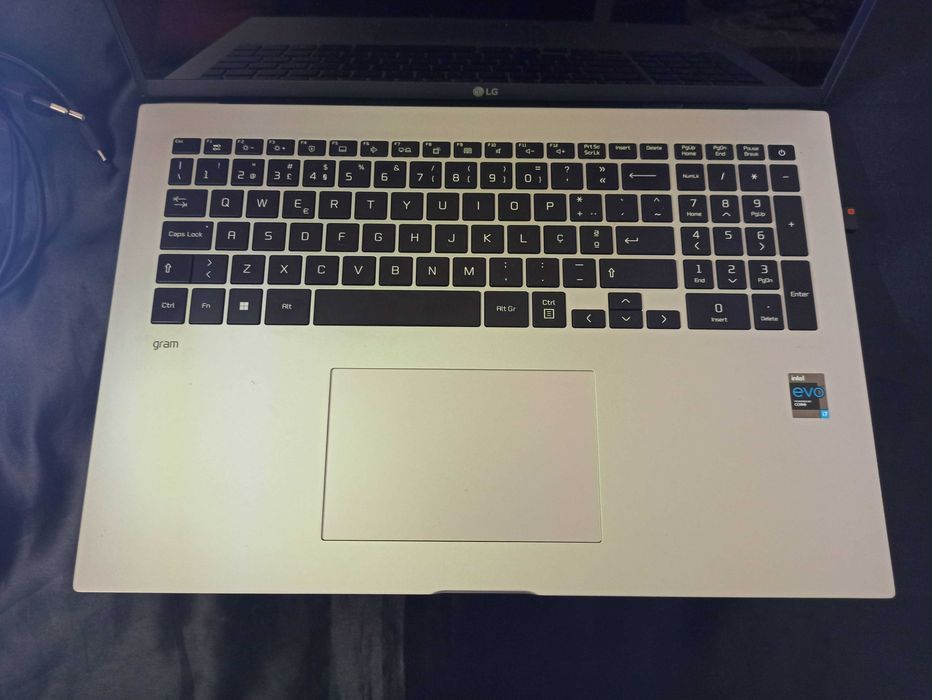 Portatil LG GRAM i7 16GB 1.5TB SSD