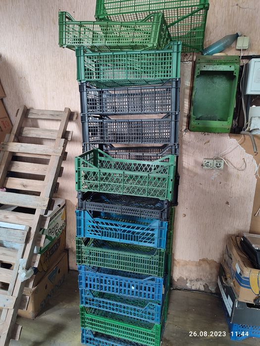 Продам пластикові ящики