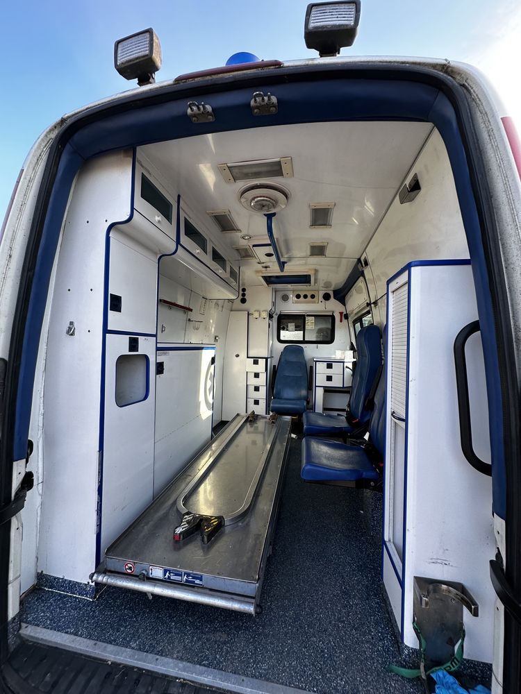 Volkswagen Crafter 2.5 TDI BJL Krafter karetka na części Ambulans